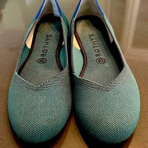 Rothy’s round toe flats. Teal. Versatile. Washable made from plastic bottles.